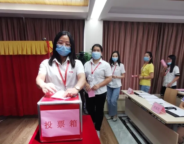 ϲѶ���㶫���Ѹ�Ů���ϻ���ʽ������ (3)