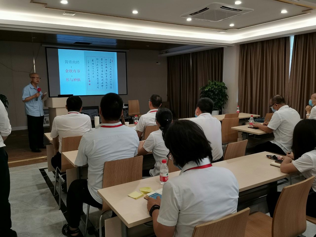 ������ͬ־չ���Ľ���֪ʶ����